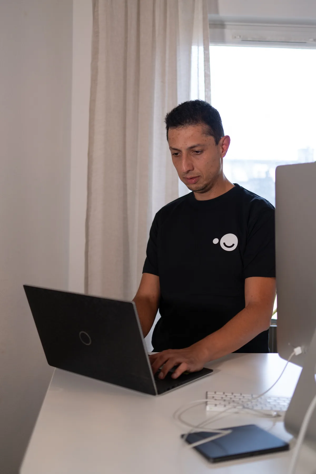 TechBuddy-tekniker hjälper företag med microsoft 365-installation & support